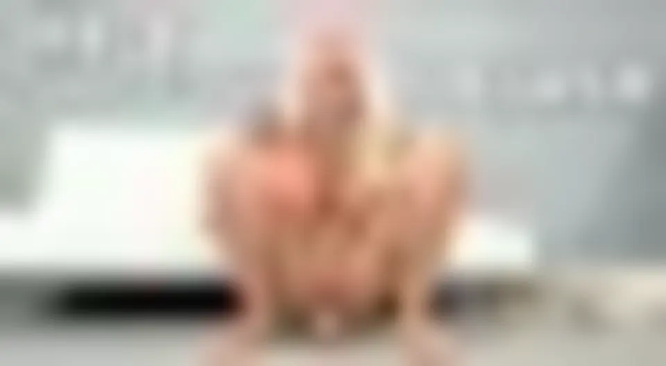 MILS SOLO MASTURBATION SQUIRTING ORGASM